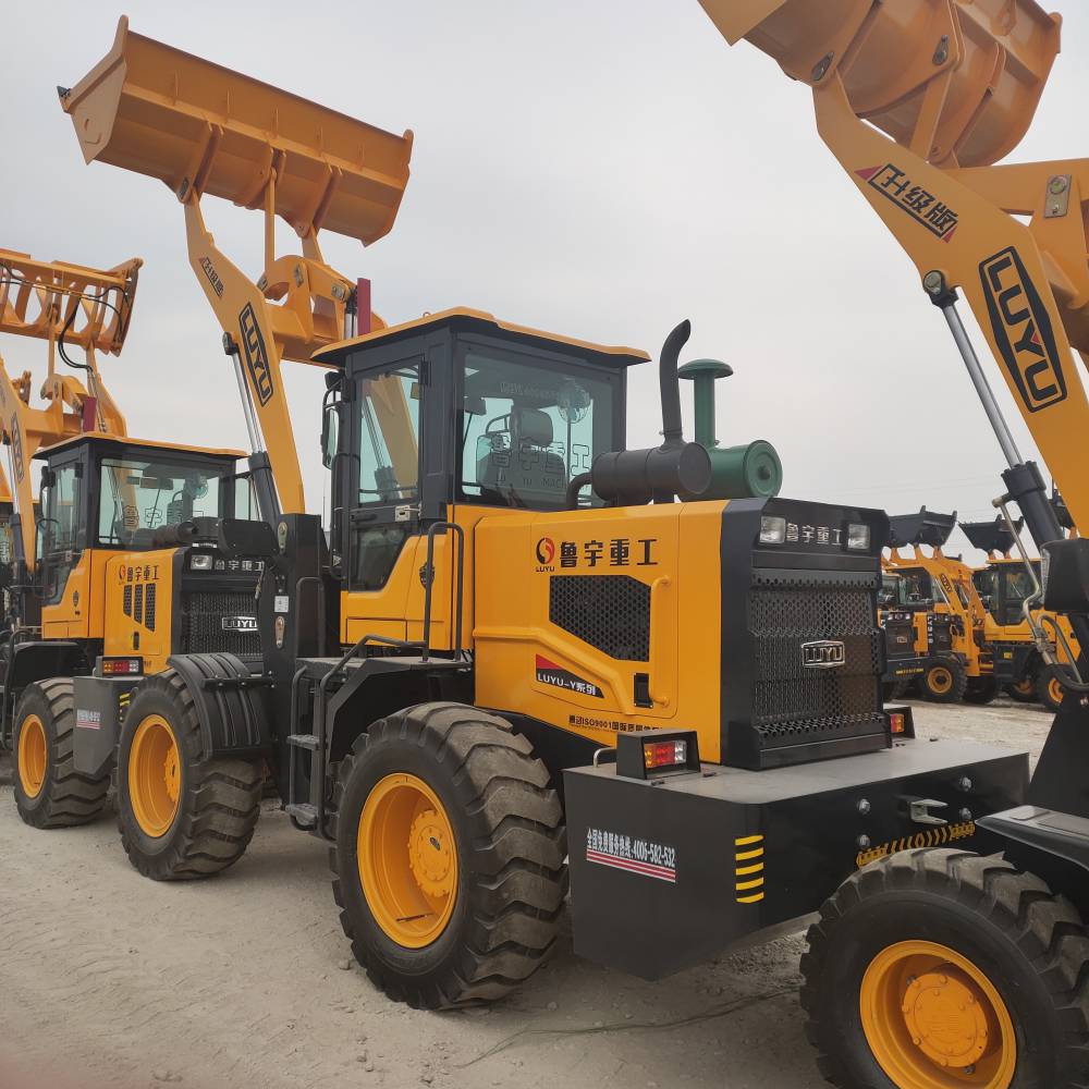 鲁宇重工930小型多功能工程机械 叉木、抓木、上料一机多能